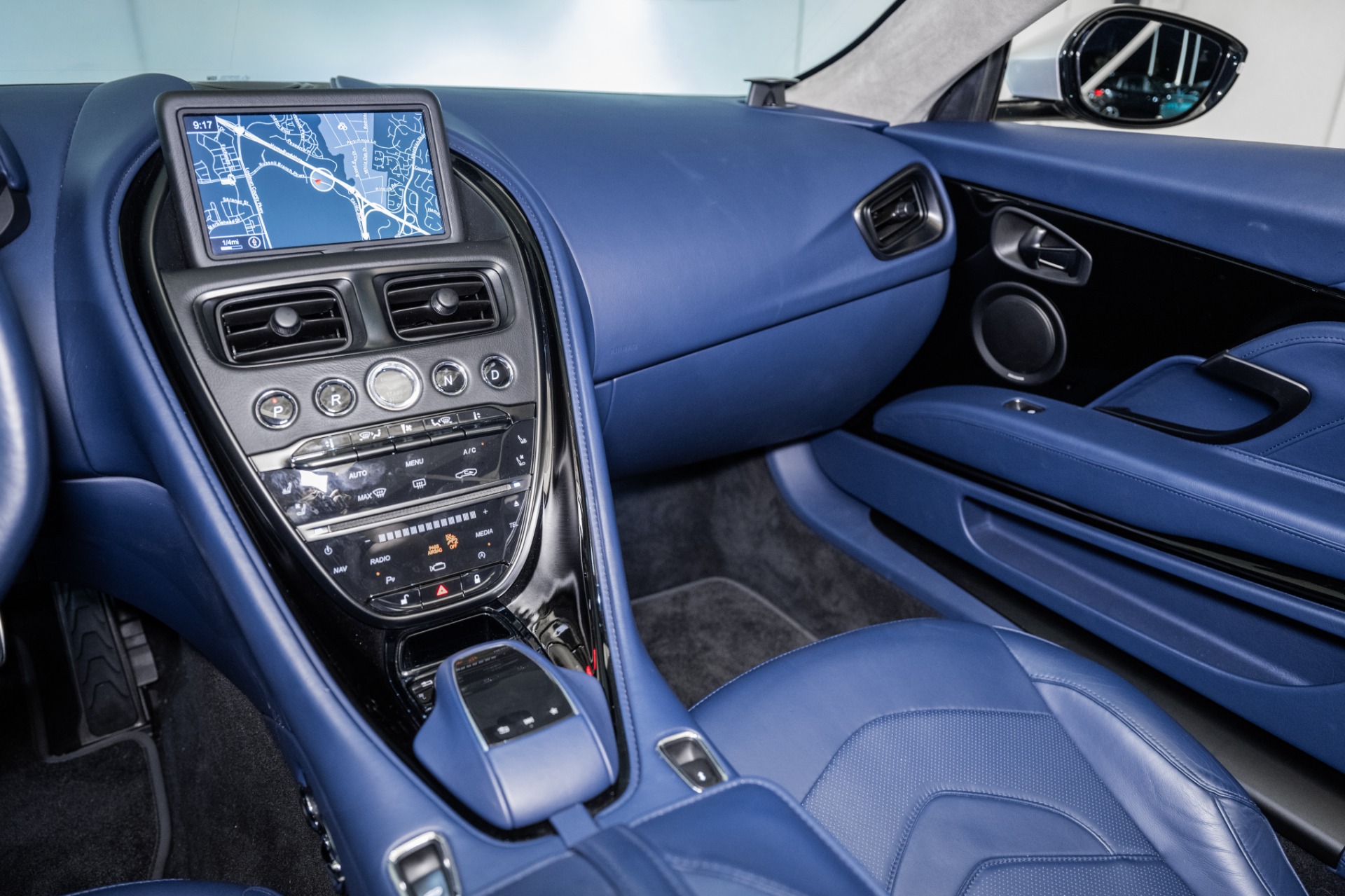 2020 Aston Martin DBS AM7 photo 20