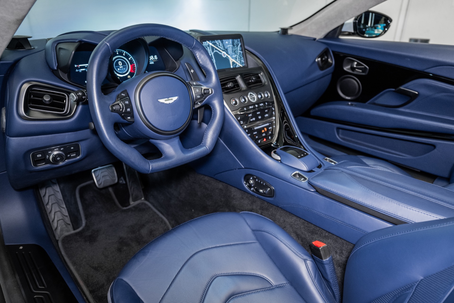 2020 Aston Martin DBS AM7 photo 3