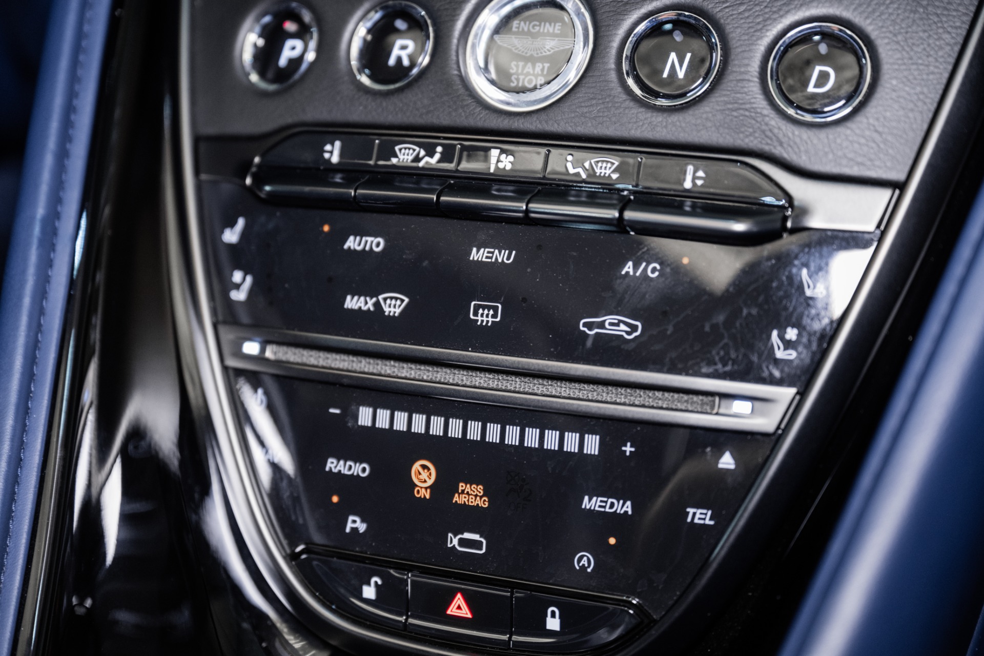 2020 Aston Martin DBS AM7 photo 29