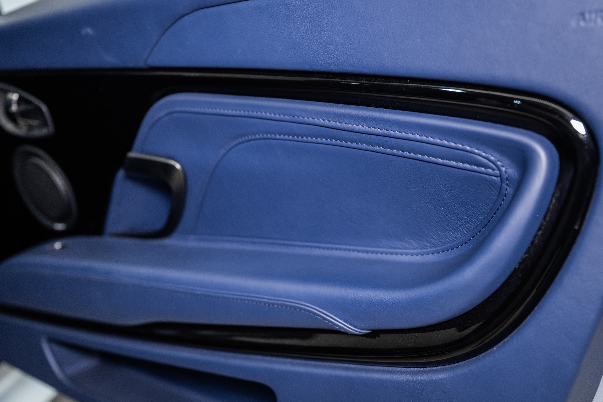2020 Aston Martin DBS AM7 photo 37