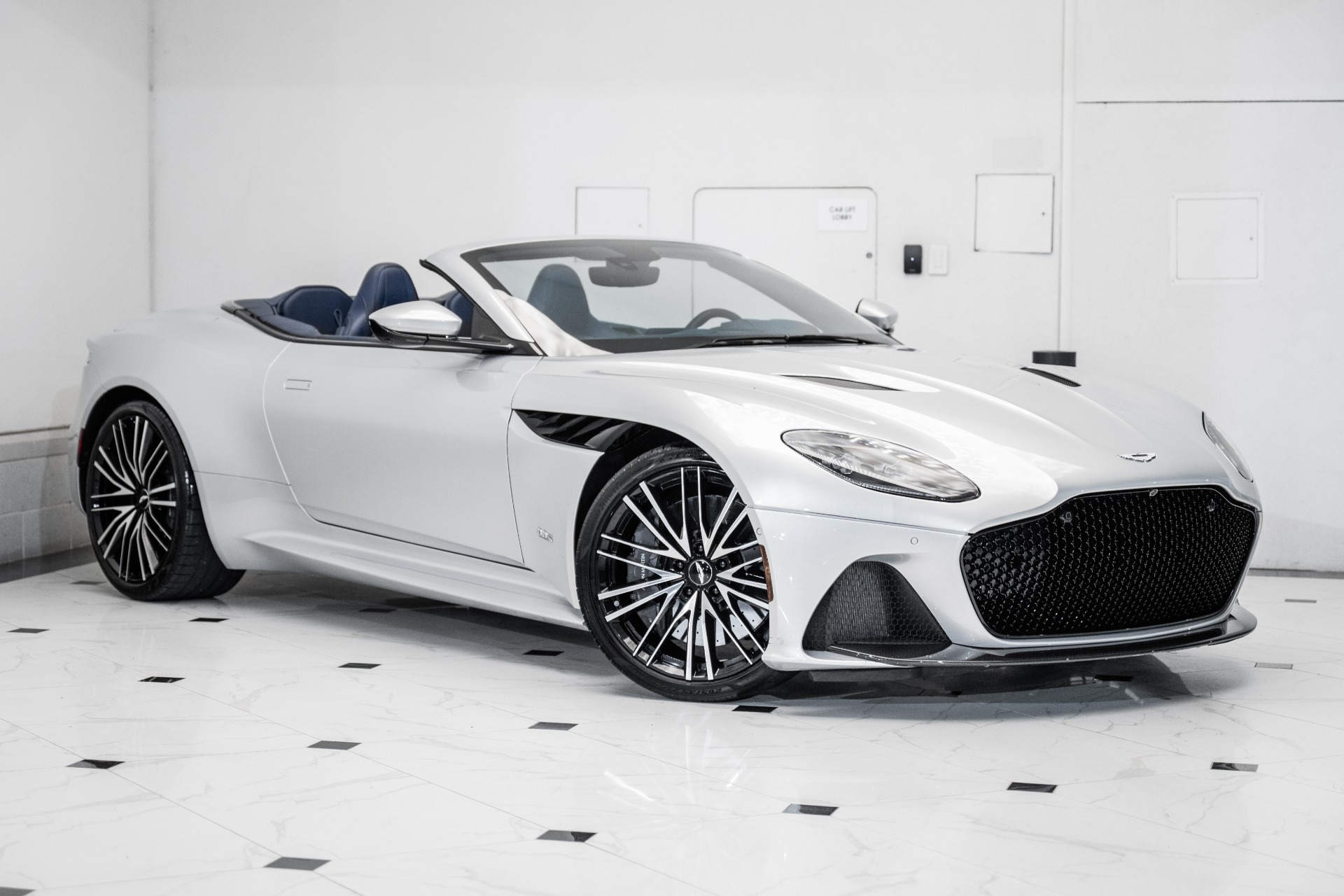 2020 Aston Martin DBS AM7 photo 39
