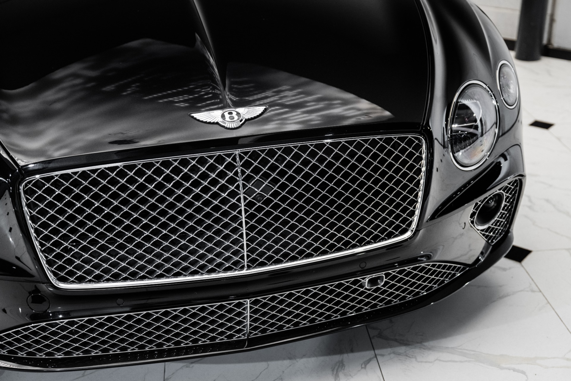 2022 Bentley Continental GT V8 photo 12