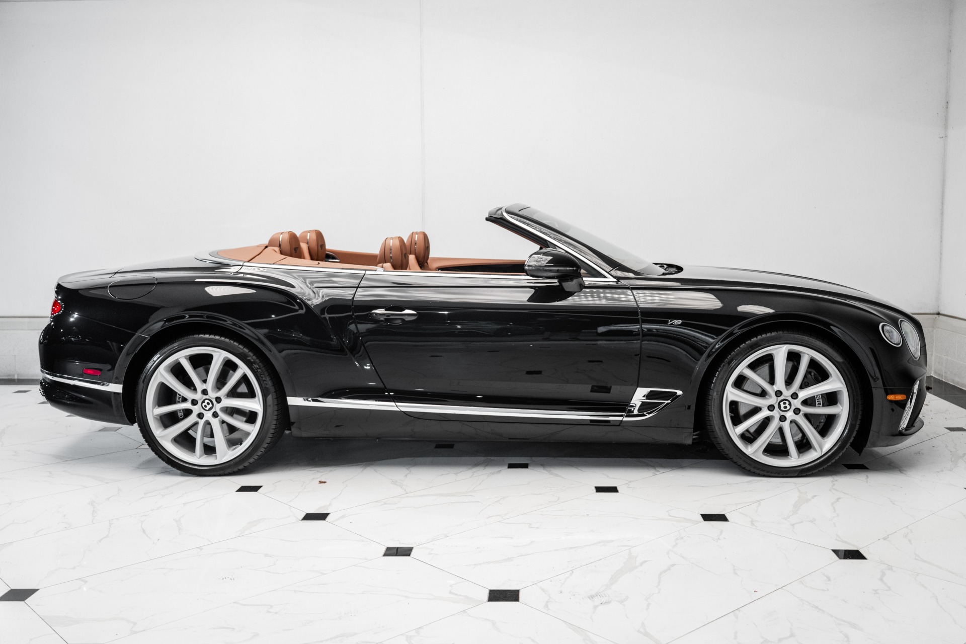 2022 Bentley Continental GT V8 photo 5