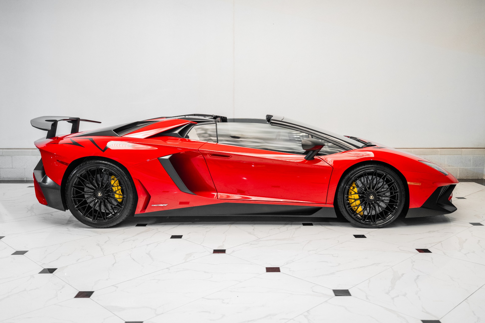 Used 2016 Lamborghini Aventador LP750-4 SuperVeloce Roadster (The