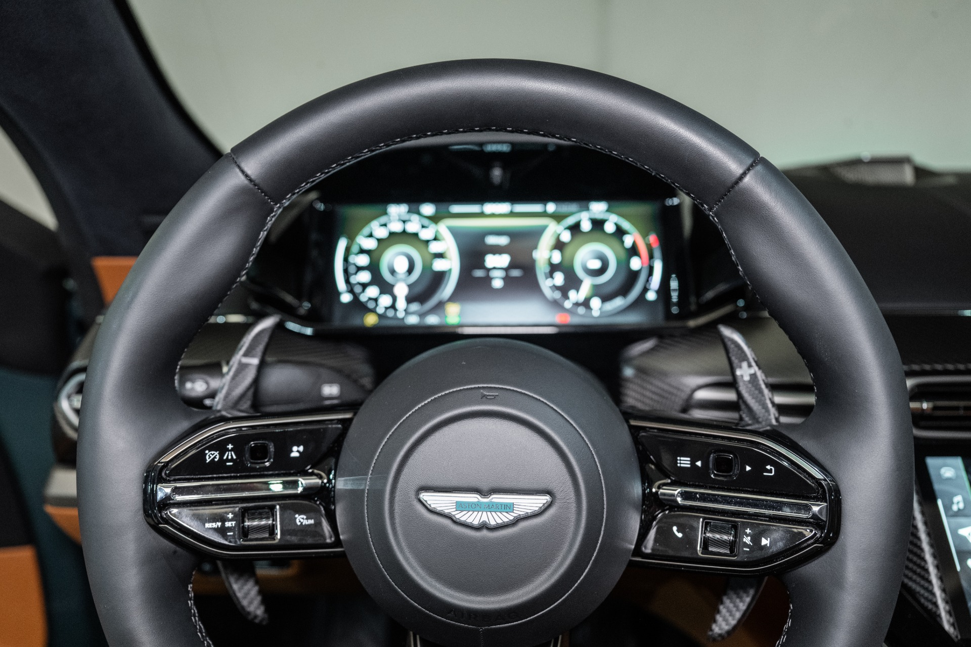 2026 Aston Martin Vantage Roadster photo 9