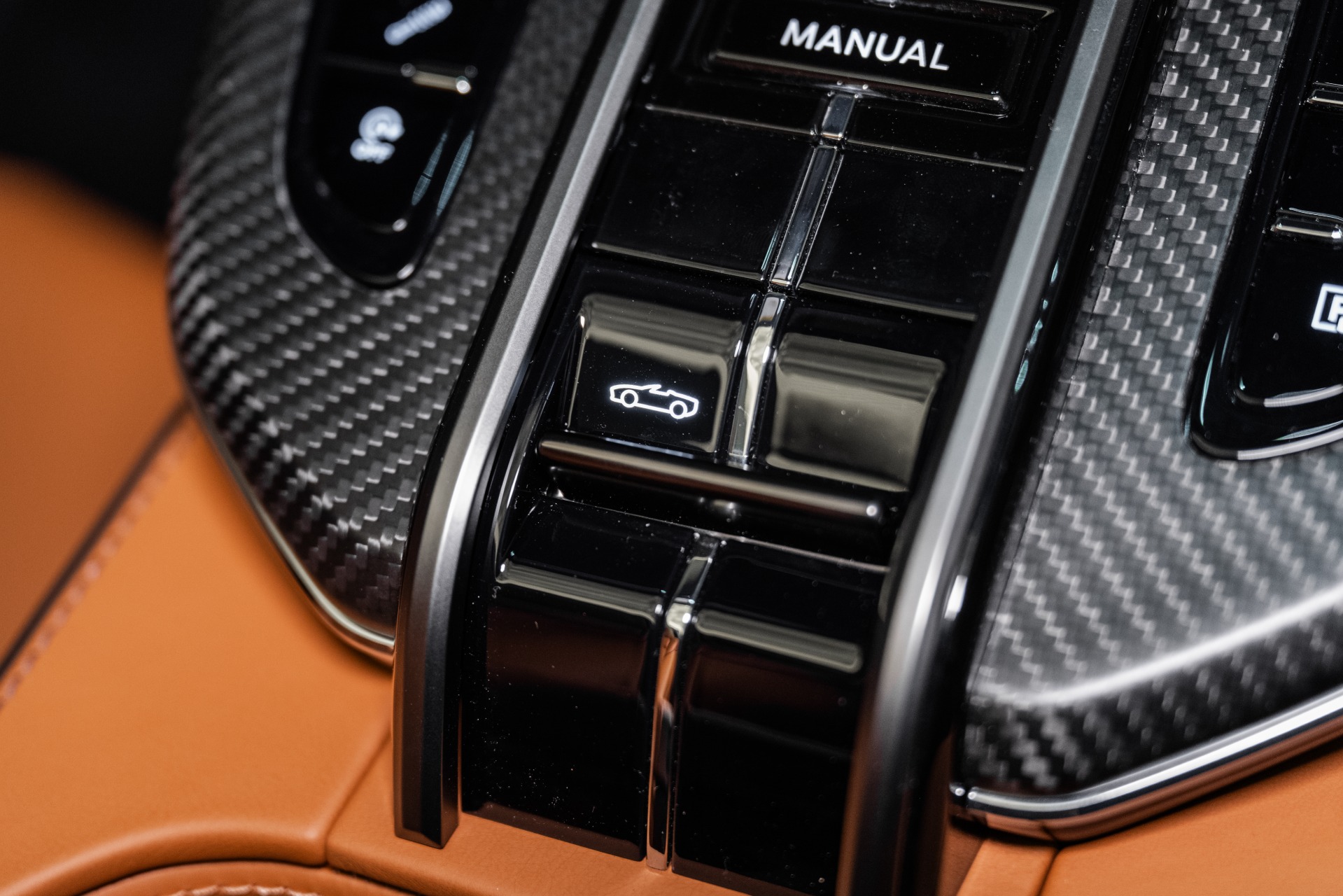 2026 Aston Martin Vantage Roadster photo 30