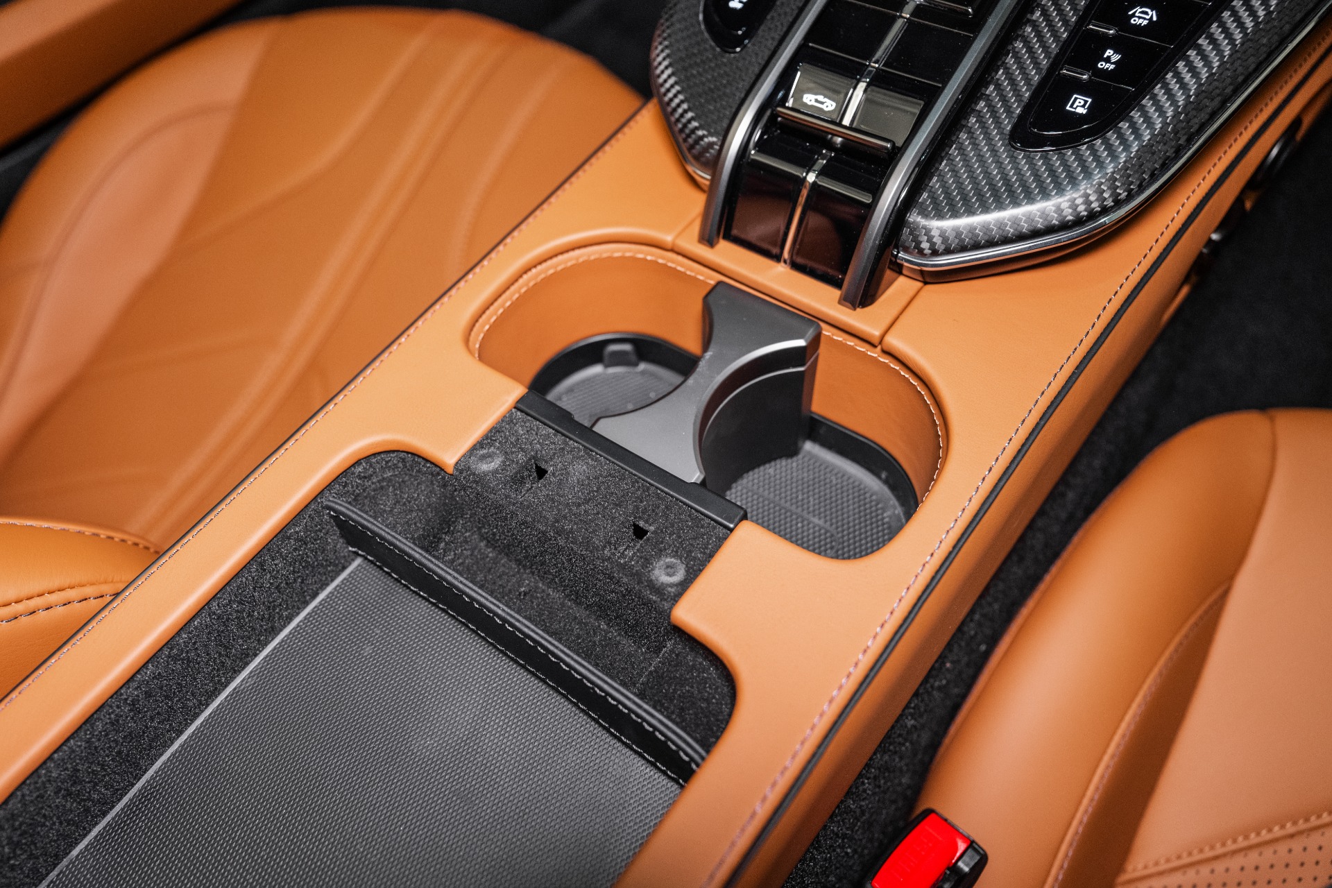 2026 Aston Martin Vantage Roadster photo 32