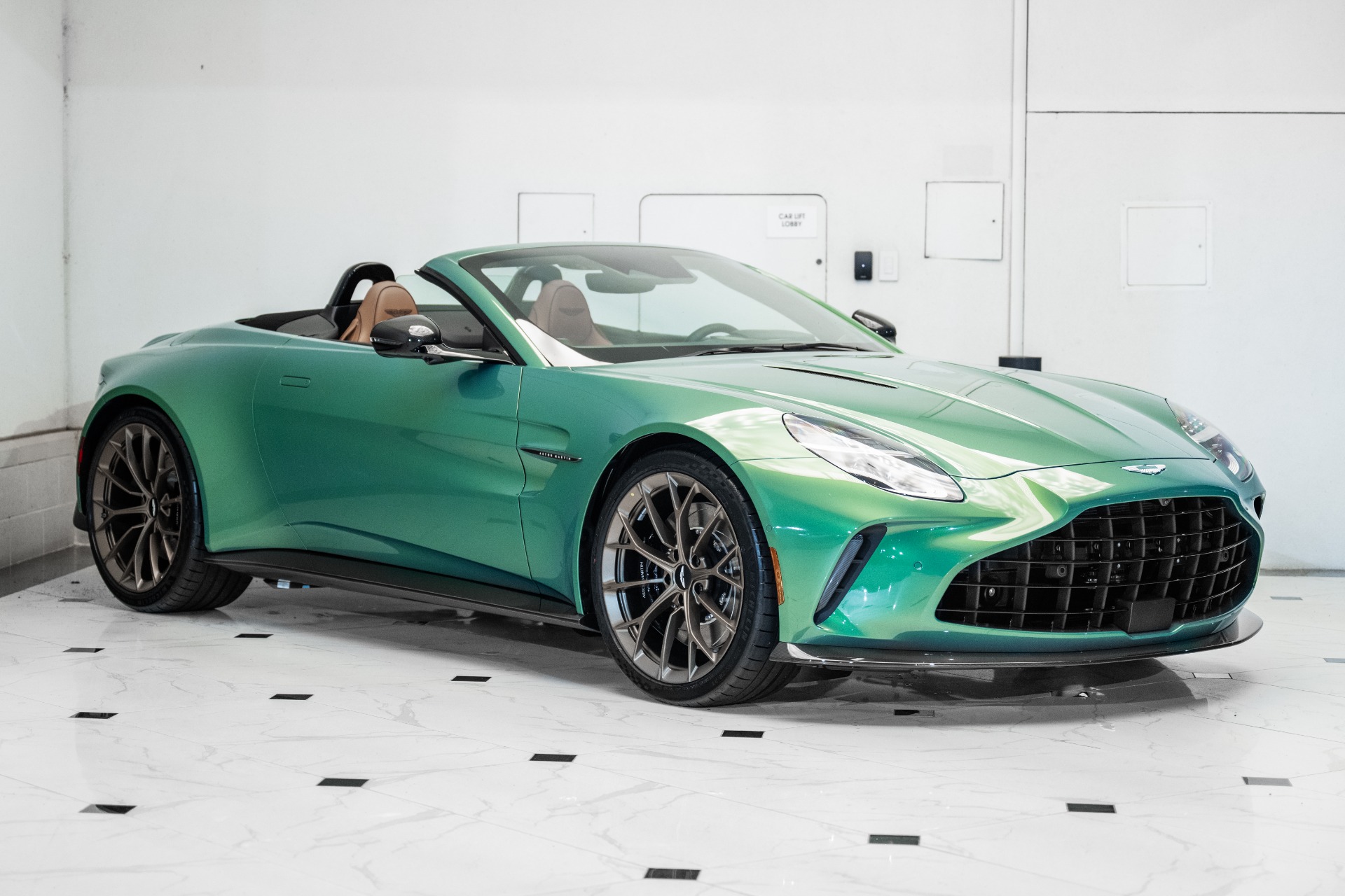 Aston 3　その他オマケ New 2026 Aston Martin Vantage Roadster For Sale | Exclusive