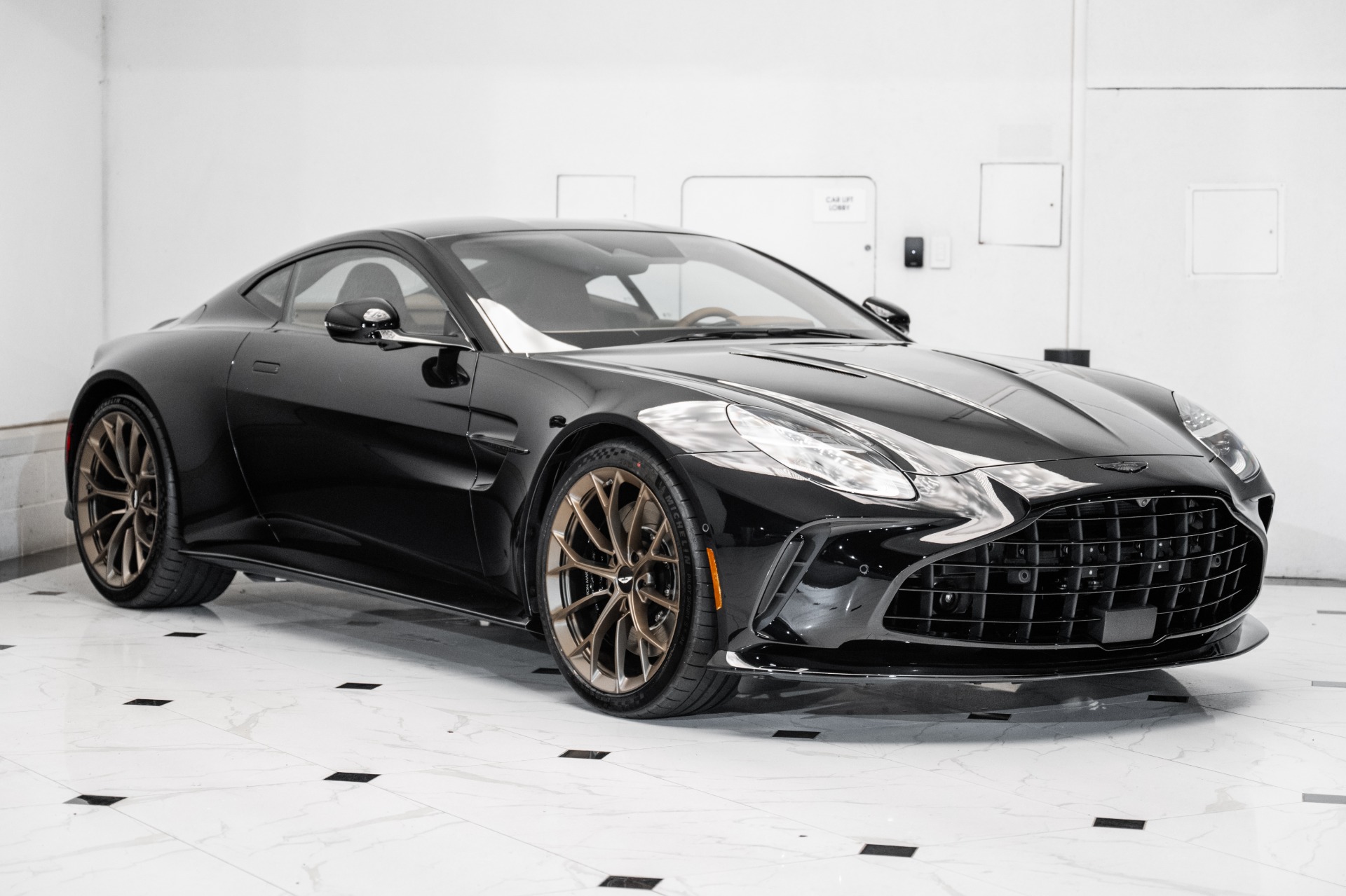 2026 Aston Martin Vantage's photo