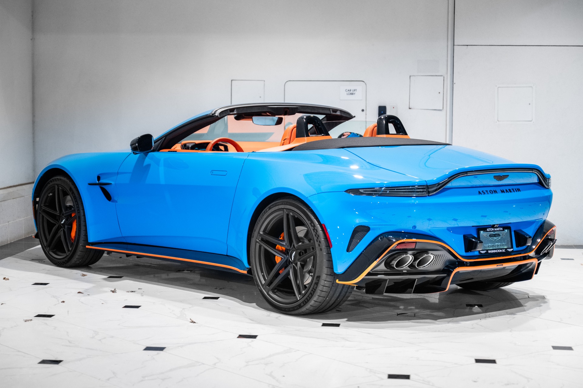 2026 Aston Martin Vantage Roadster photo 2