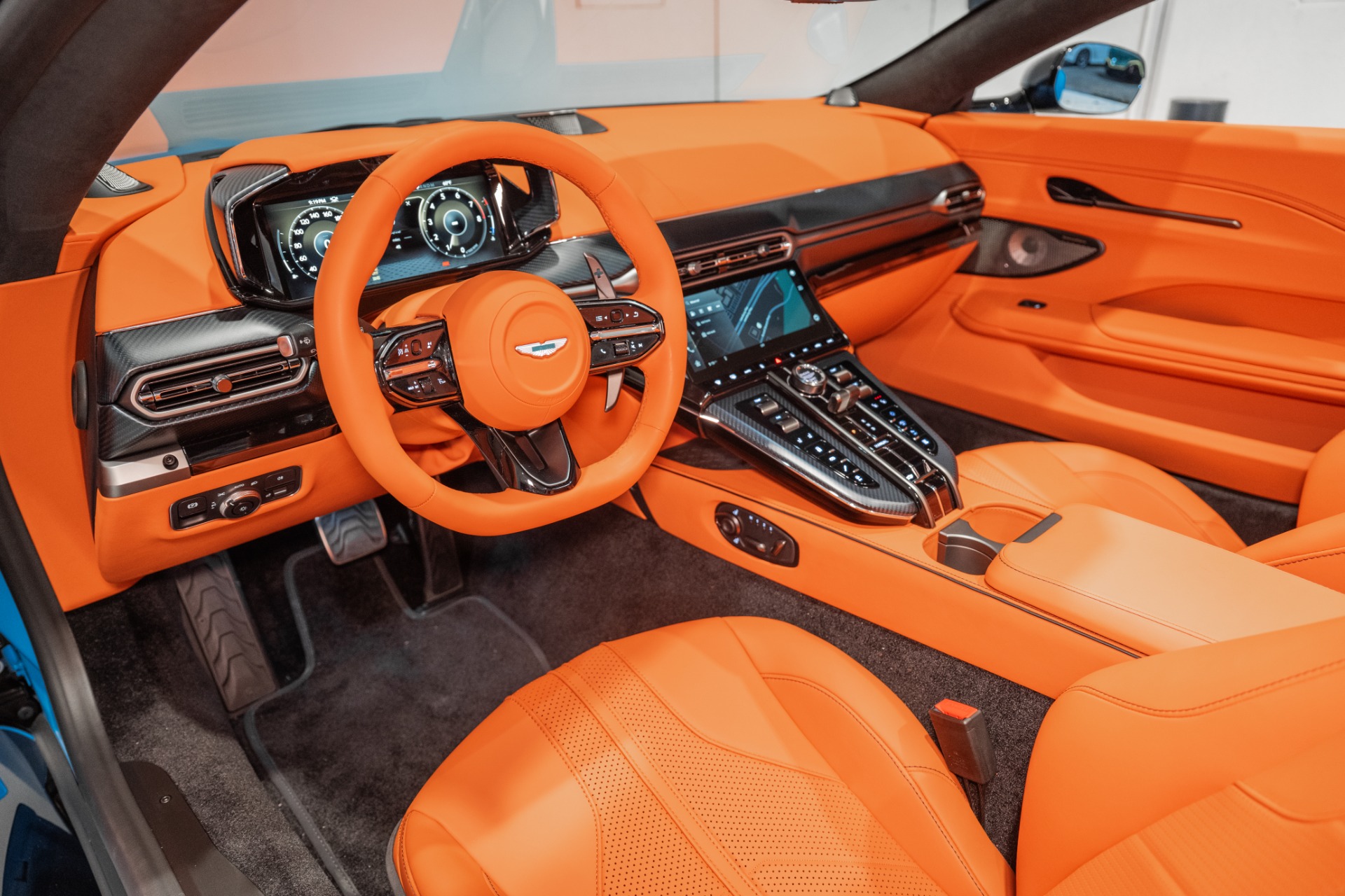 2026 Aston Martin Vantage Roadster photo 3