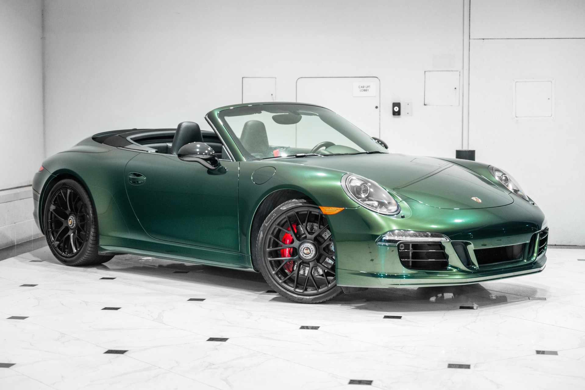2016 Porsche 911 Carrera GTS Cabriolet's photo