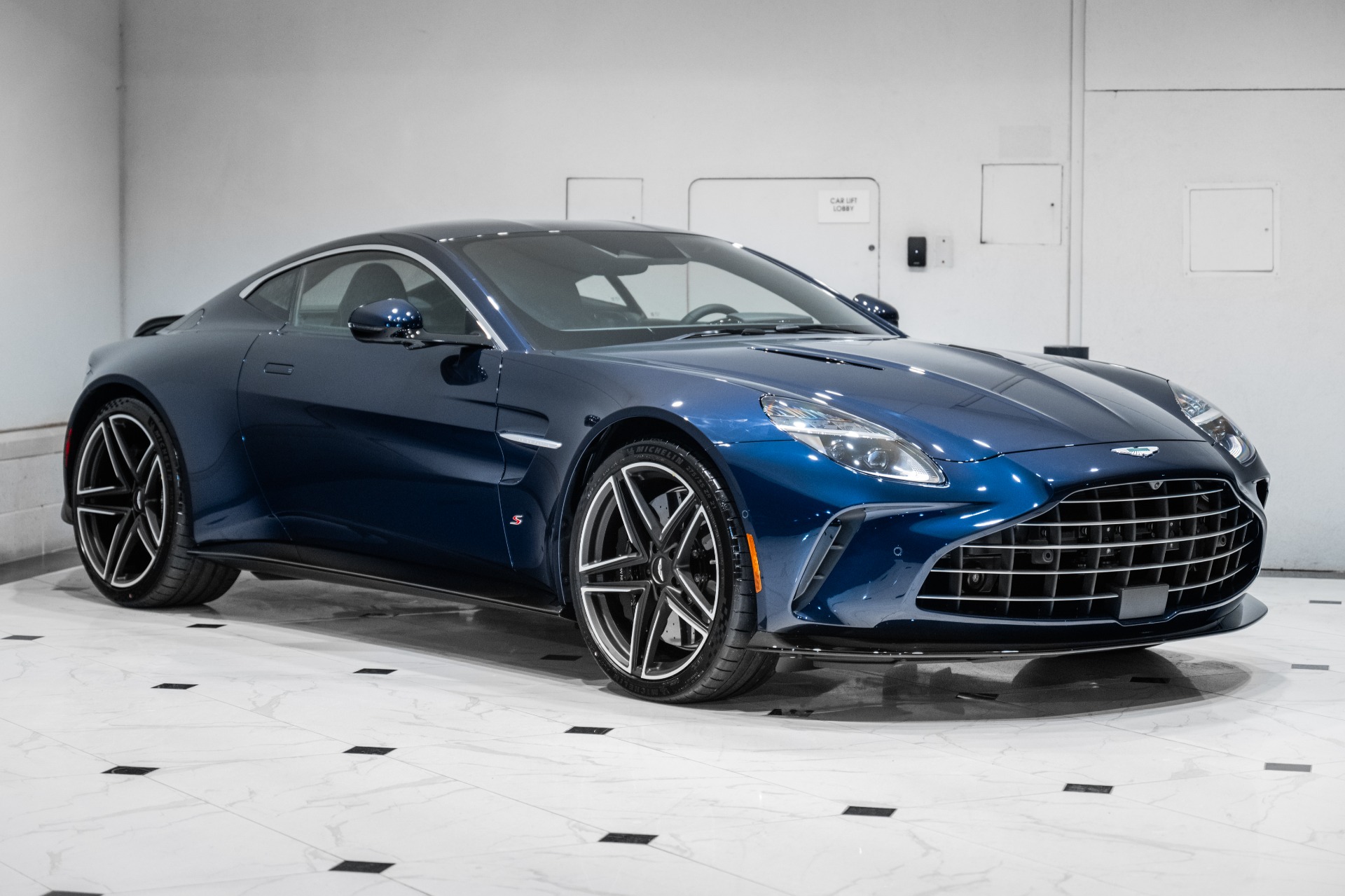 2026 Aston Martin Vantage 4.0 V8's photo