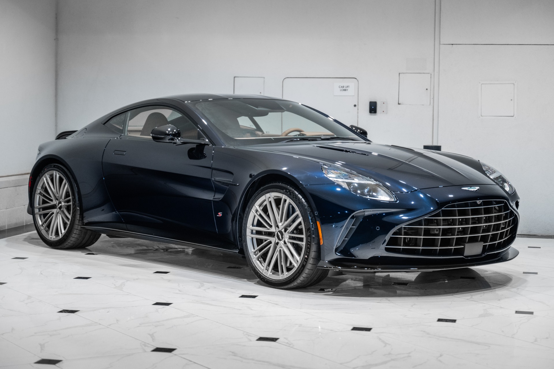 2026 Aston Martin Vantage 4.0 V8's photo