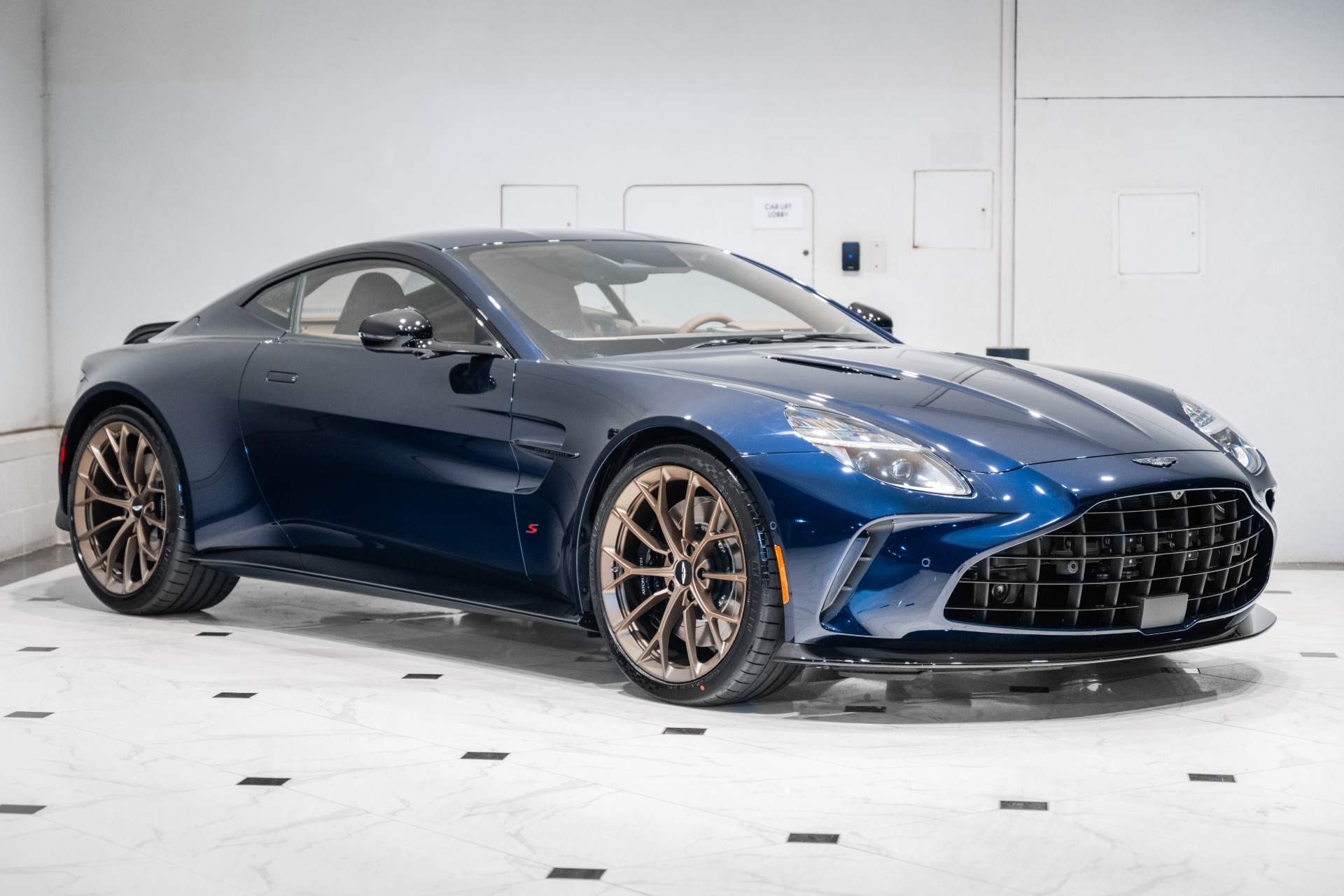 2026 Aston Martin Vantage 4.0 V8's photo