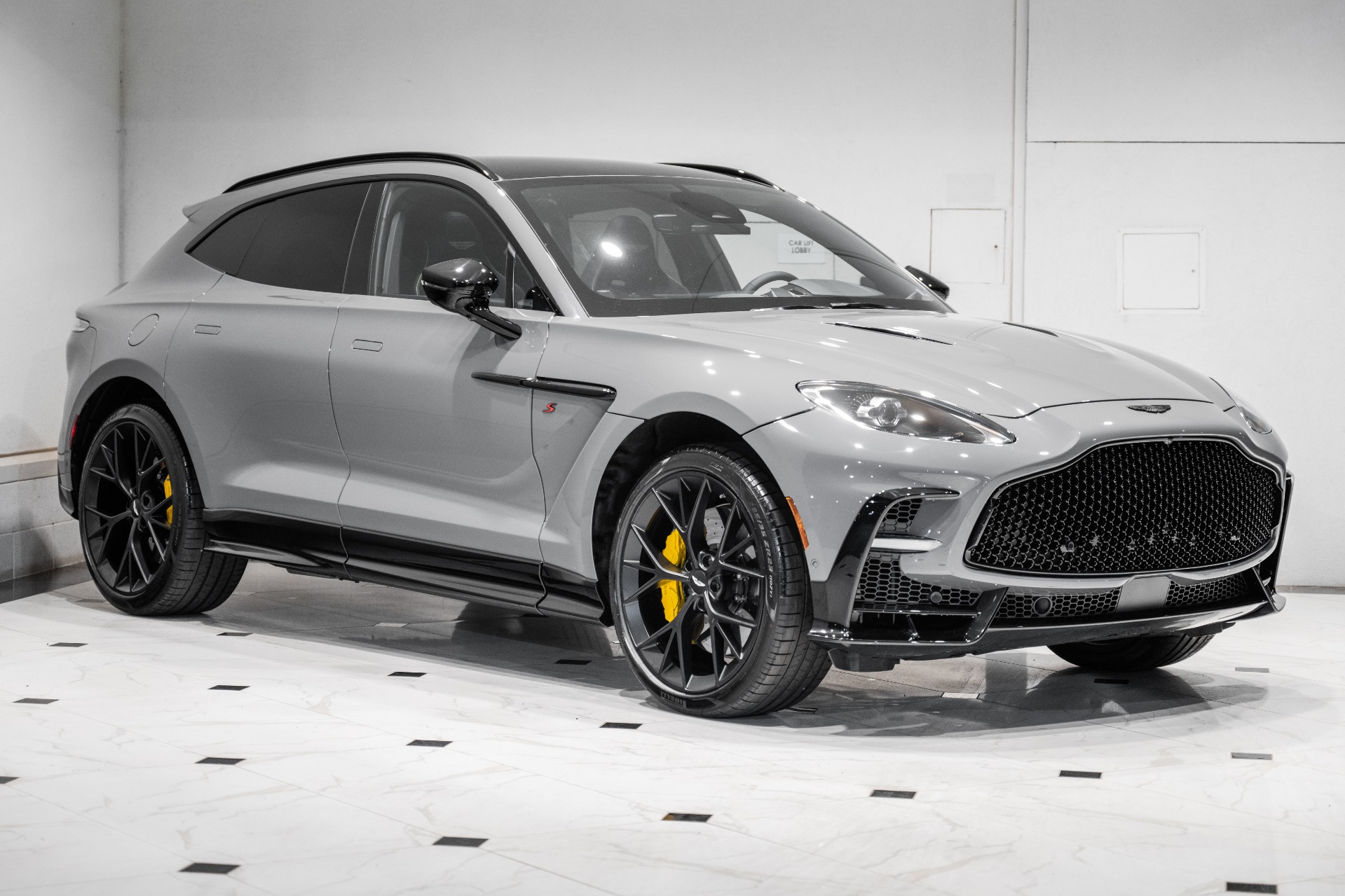 2026 Aston Martin DBX 4.0 V8 S AWD's photo