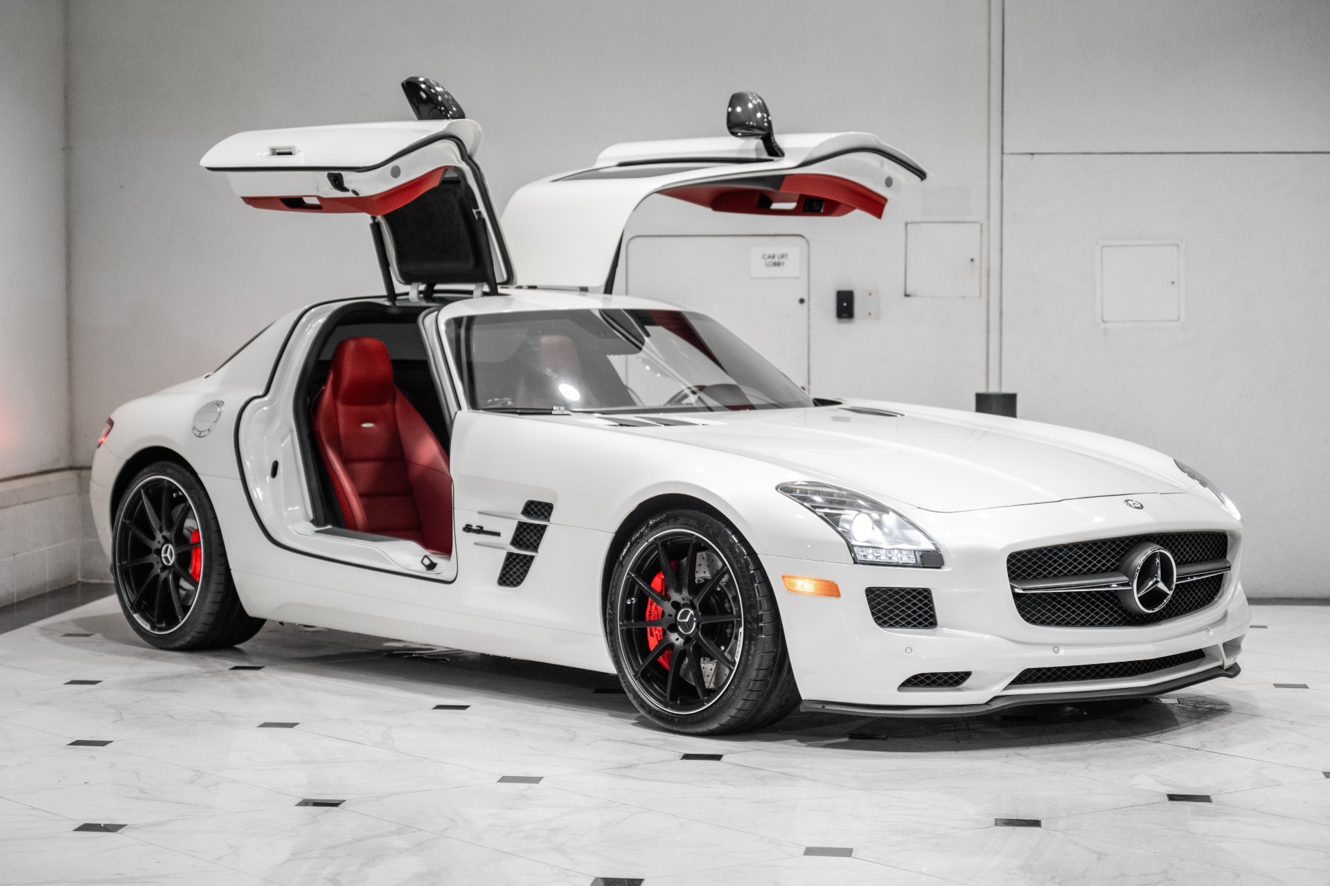 2012 Mercedes-Benz SLS AMG -'s photo