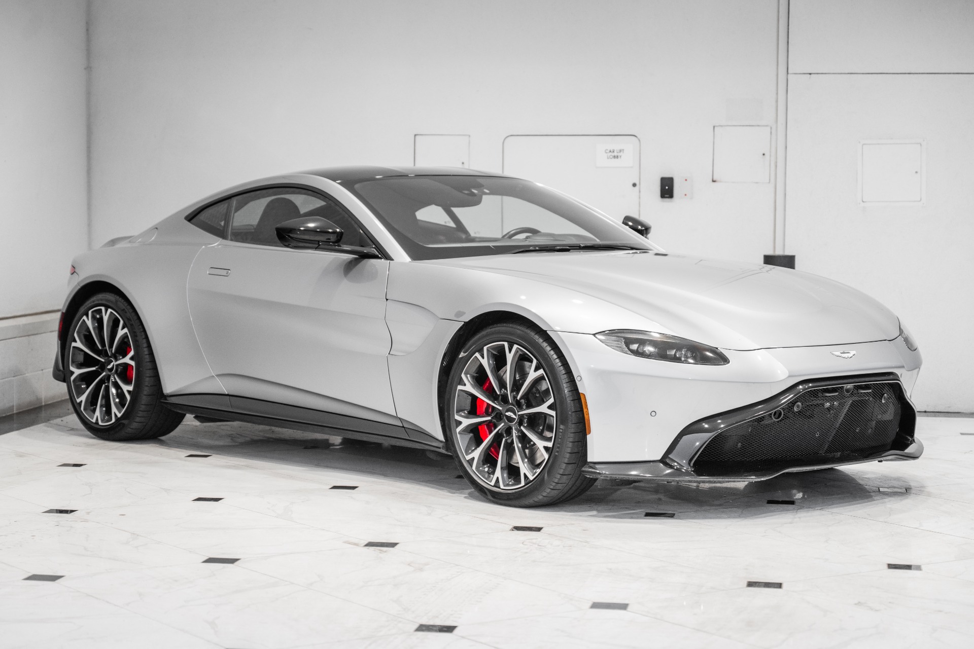 2019 Aston Martin Vantage 4.0 V8's photo