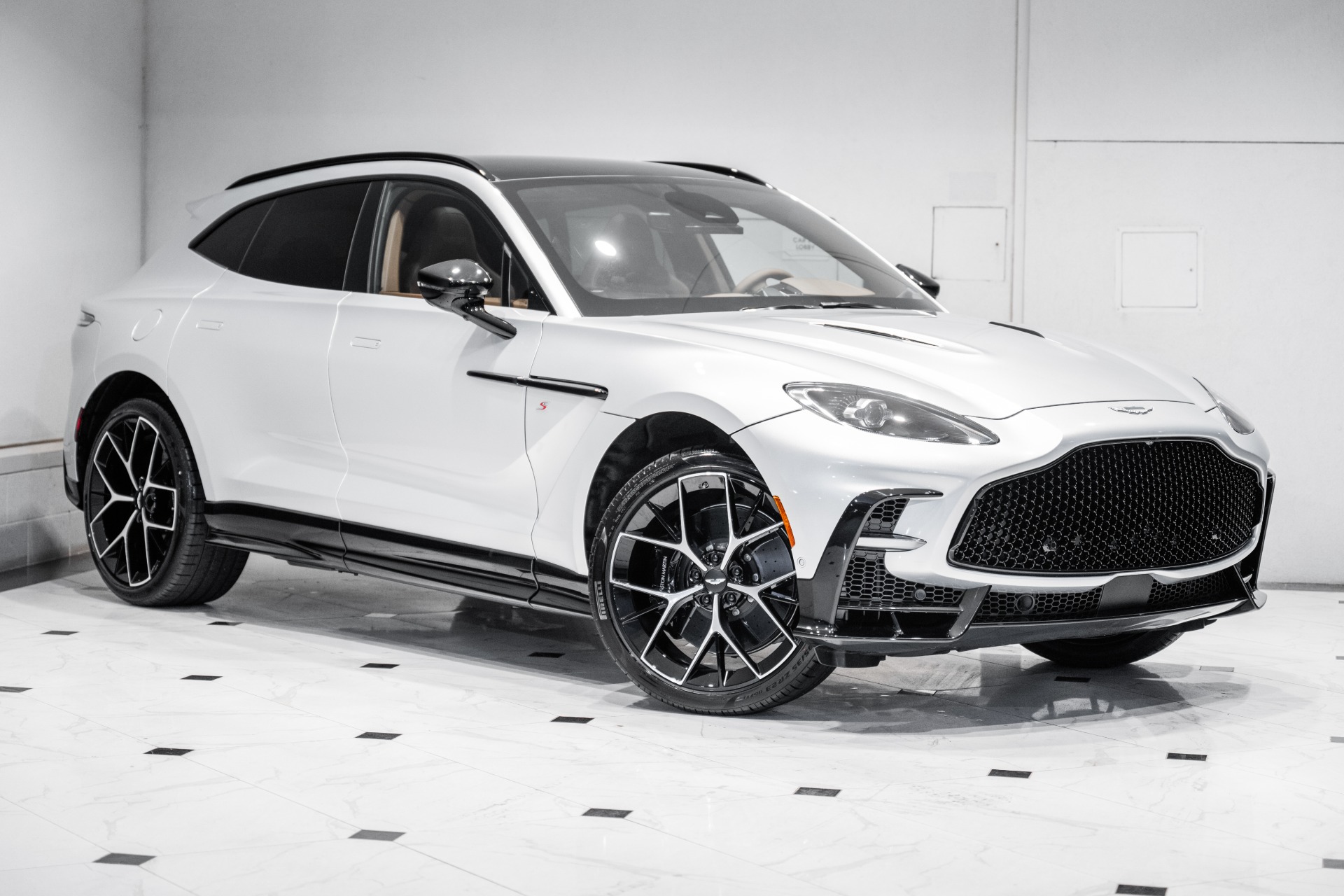 2026 Aston Martin DBX 4.0 V8 S AWD's photo