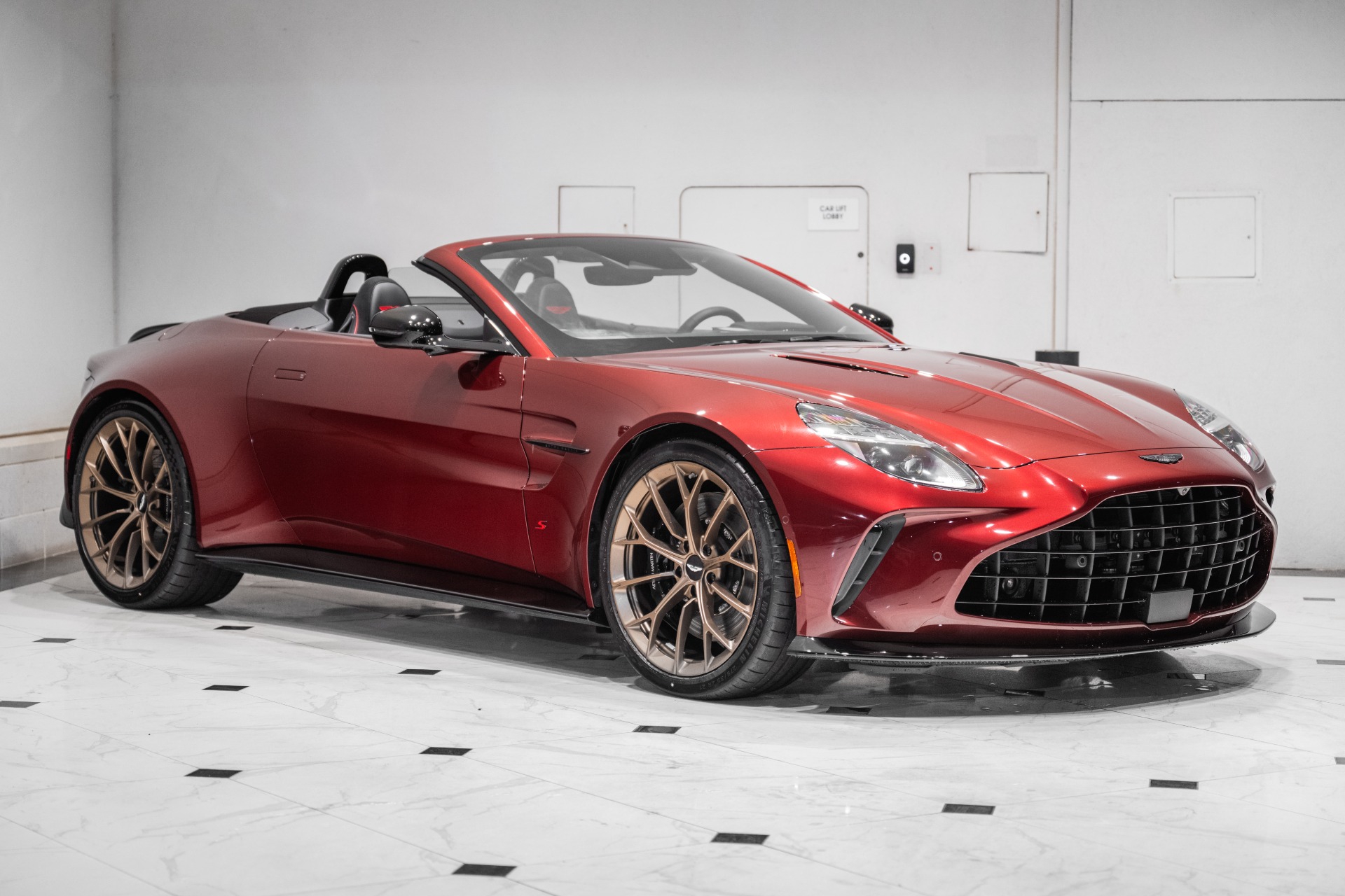 【週末セール】SOLIDO 130 ASTON - MARTIN VANTAGE New-2026-Aston-Martin-Vantage-