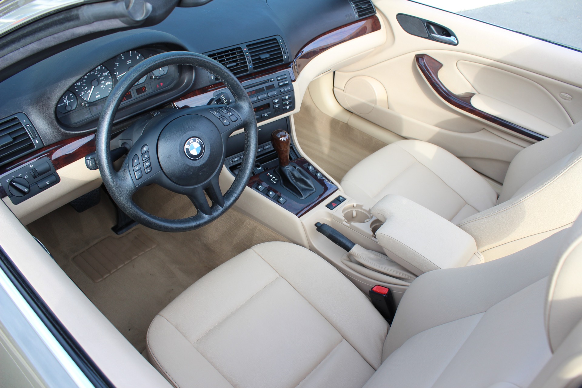2004 Bmw 325xi Interior