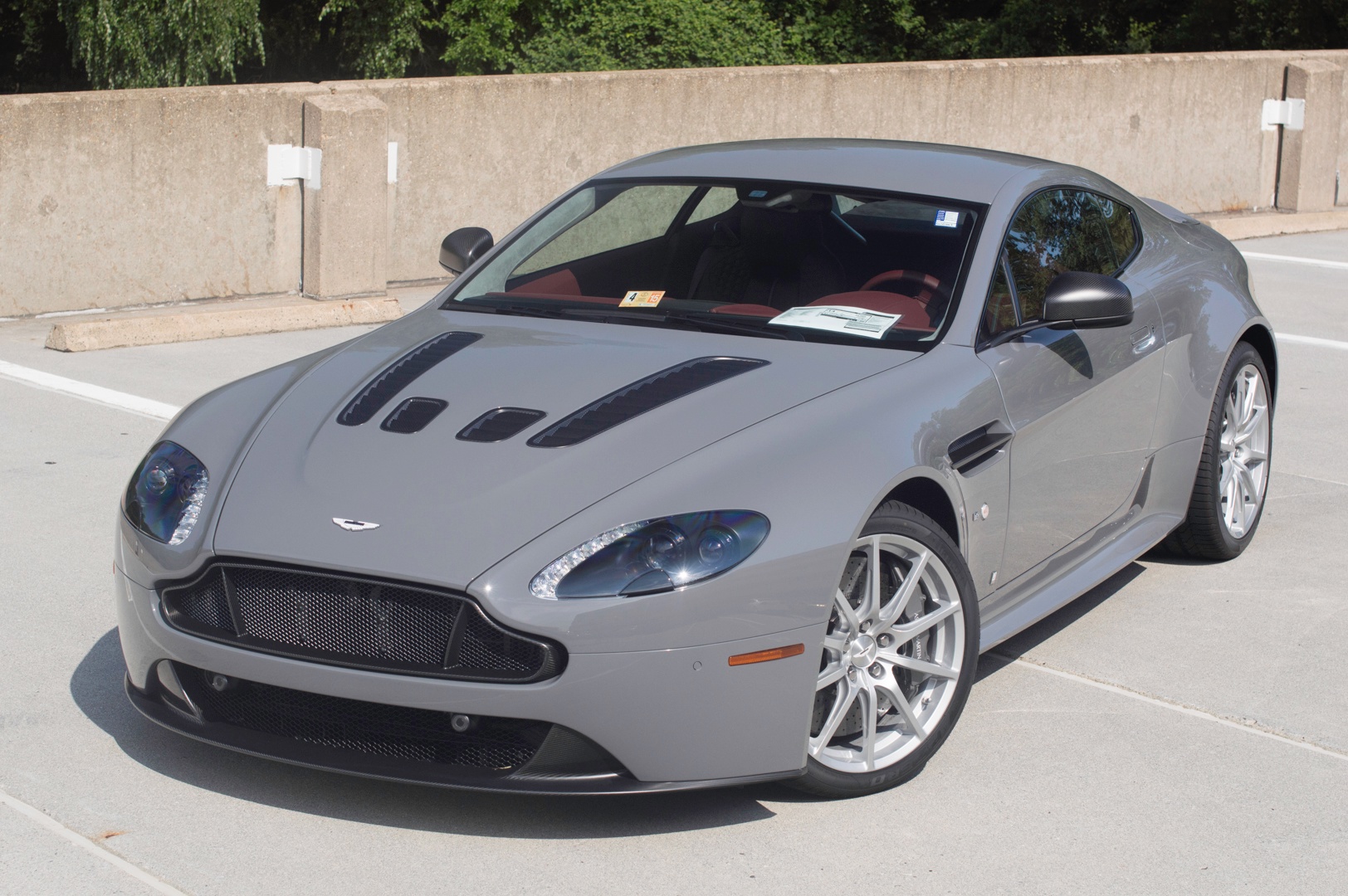 2015 aston martin v12 vantage s price discount